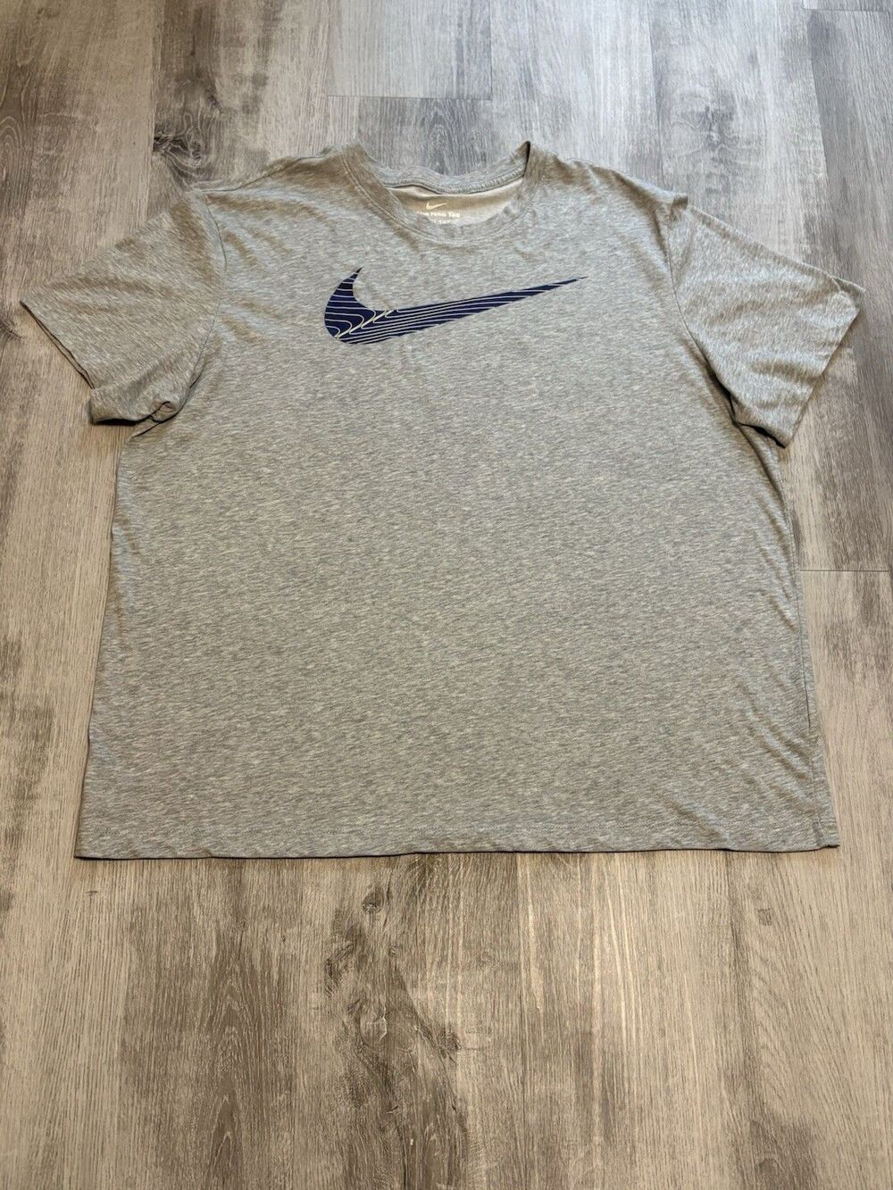 NIKE T-Shirt Men's XL Gray Dri Fit Short Sleeve Crewneck Swoosh Logo